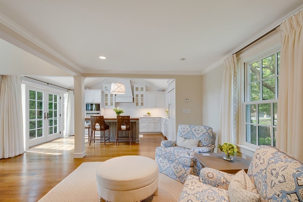 184 North Street Stoneham, MA 02180 - Photo 4 of 31