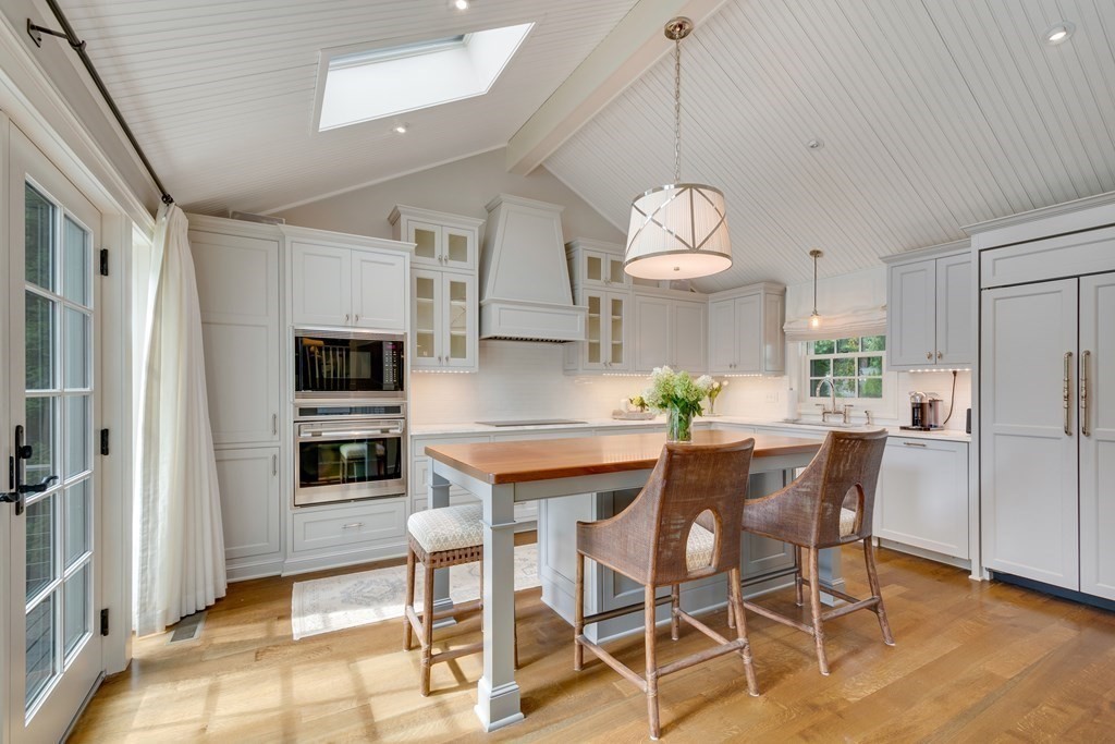 184 North Street Stoneham, MA 02180 - Photo 8 of 31