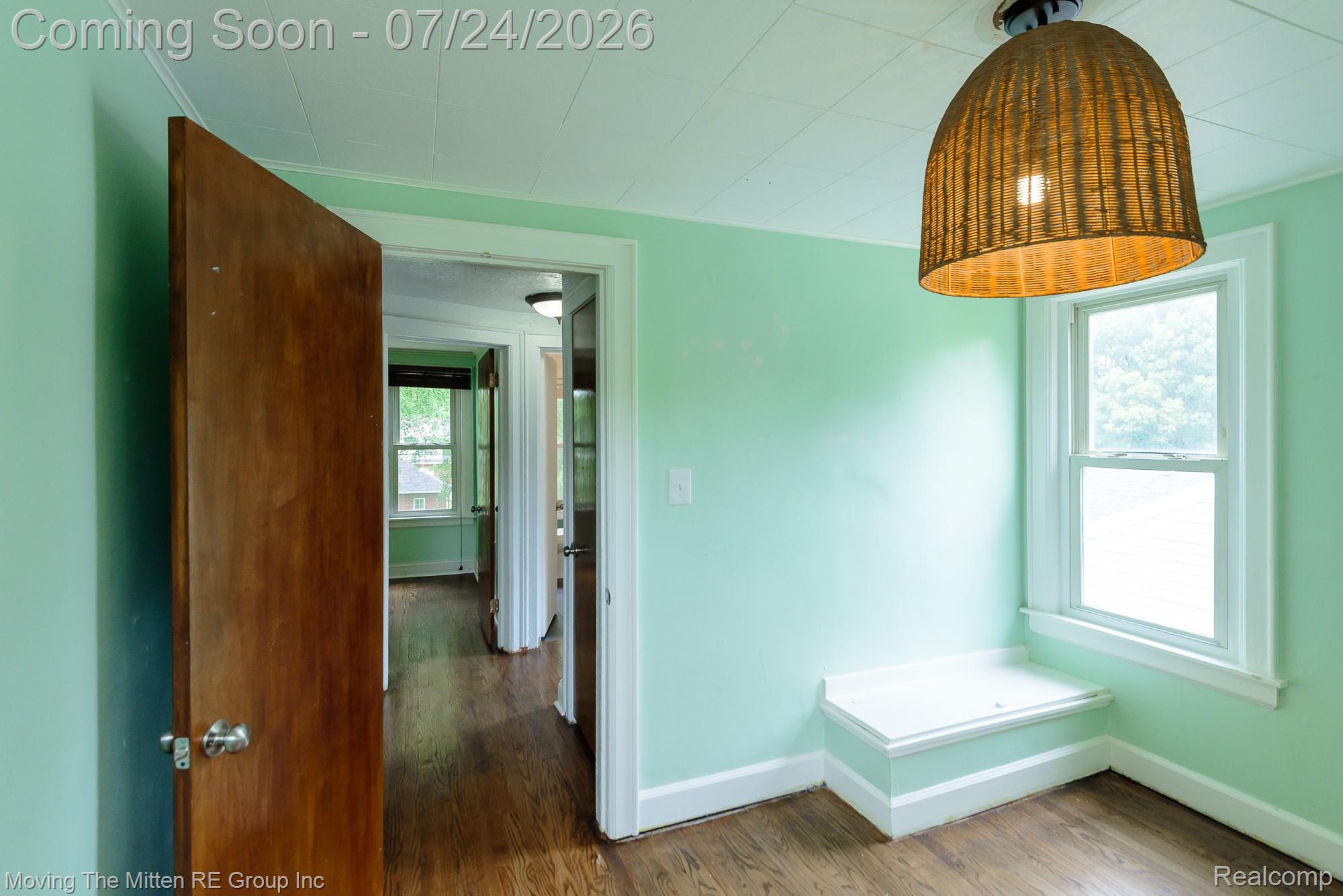 2037 Vivian Road Monroe, MI 48162 - Photo 18 of 39 18.jpg