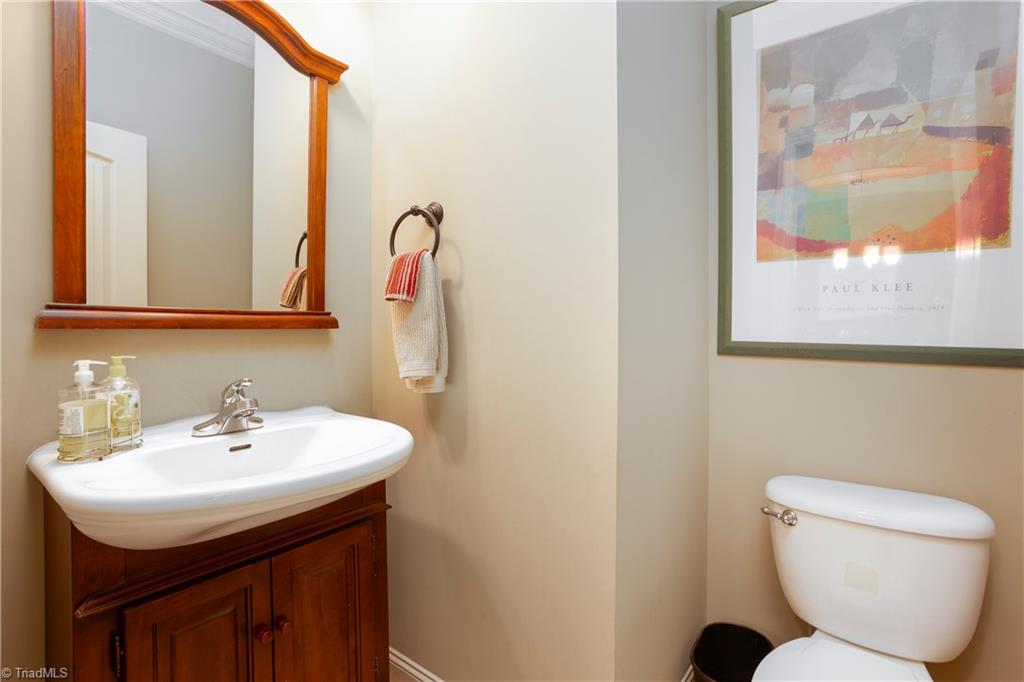 3585 Campton Ridge Road Pfafftown, NC 27040 - Photo 11 of 30 Half Bathroom