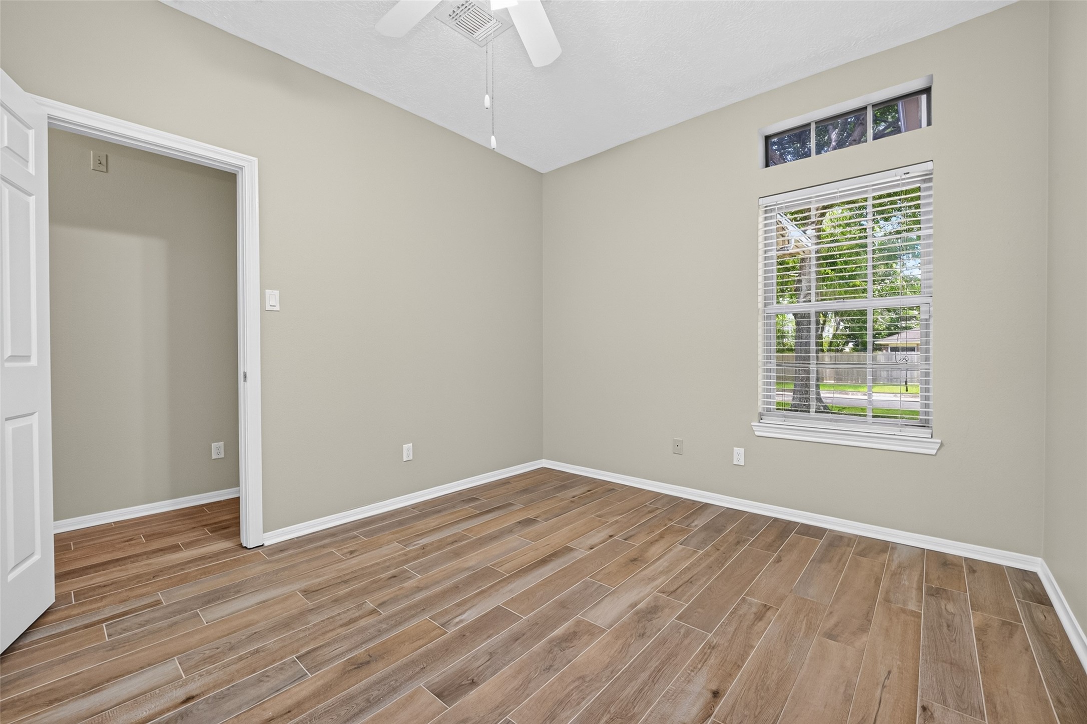 1430 Mabry Mill Road Houston, TX 77062 - Photo 31 of 39 Office/4th bedroom