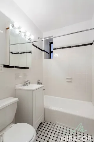 $3,000 | 425 East 74th Street, Unit 1D | Lenox Hill