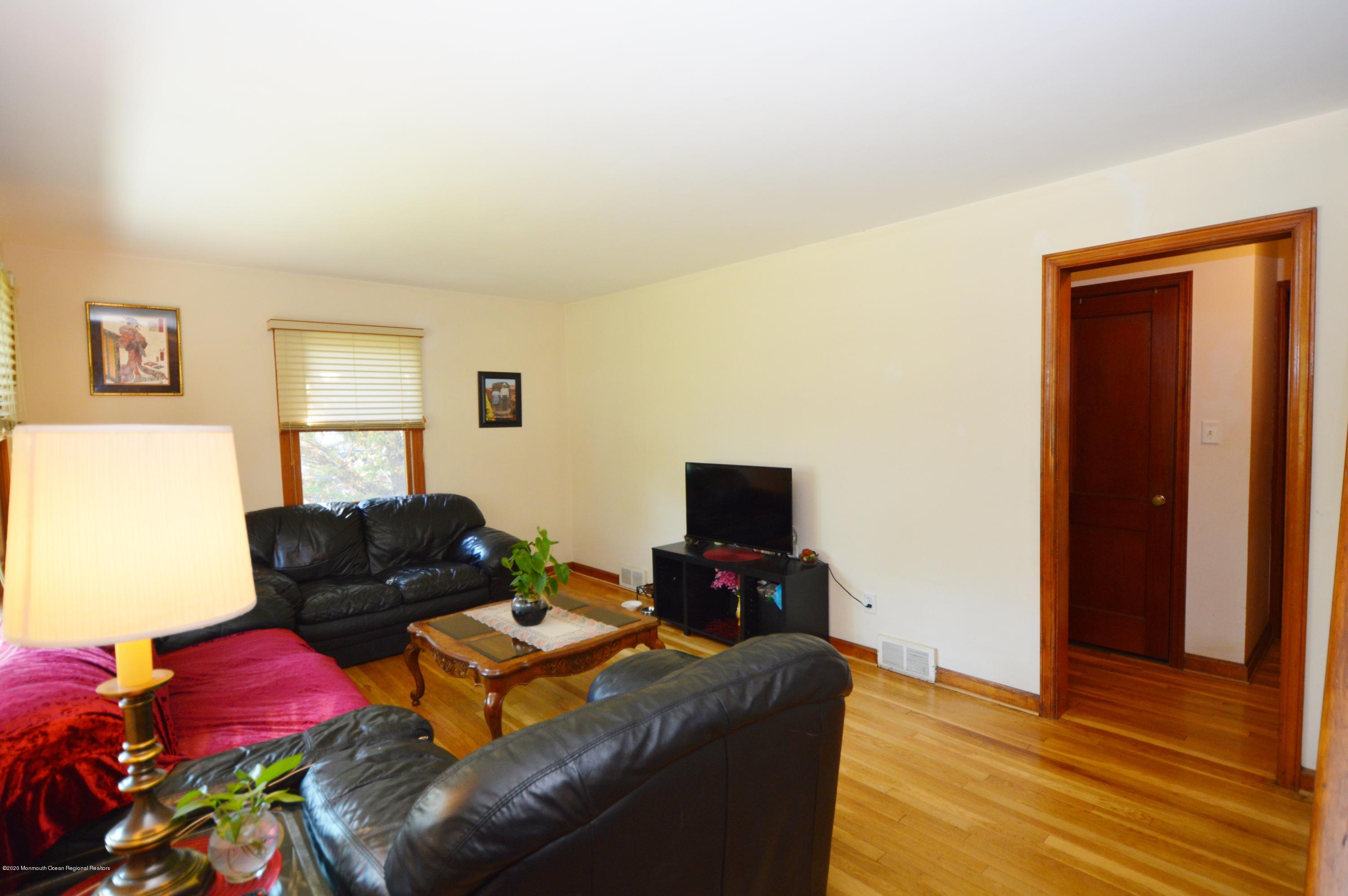 88 Oak Hill Road Red Bank, NJ 07701 - Photo 6 of 28 ADDITIONAL VIEW OF LIVING ROOM