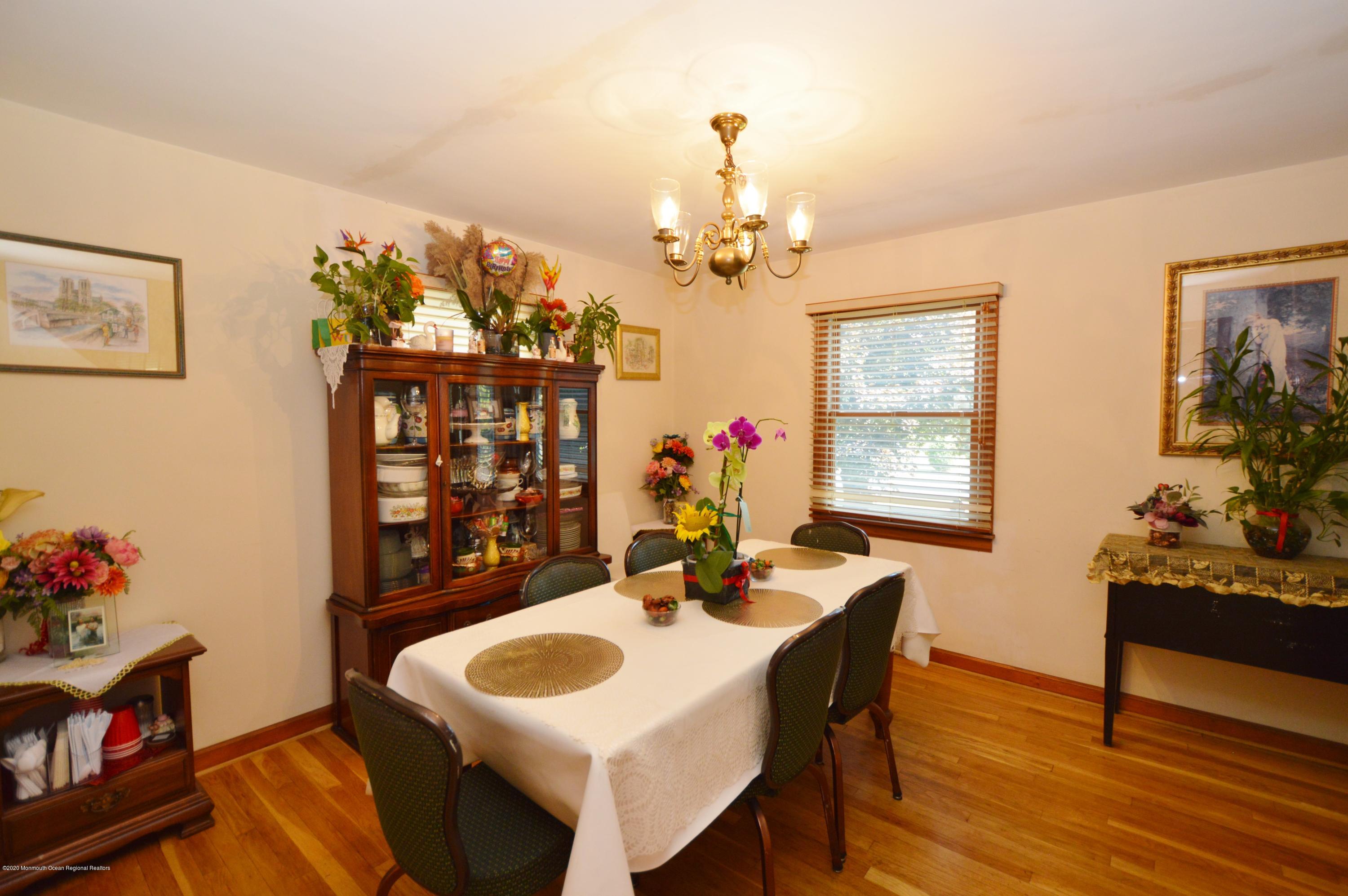 88 Oak Hill Road Red Bank, NJ 07701 - Photo 7 of 28 DINING ROOM