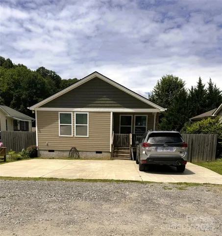 $398,900 | 9 Half Moon Drive, Swannanoa, NC 28778