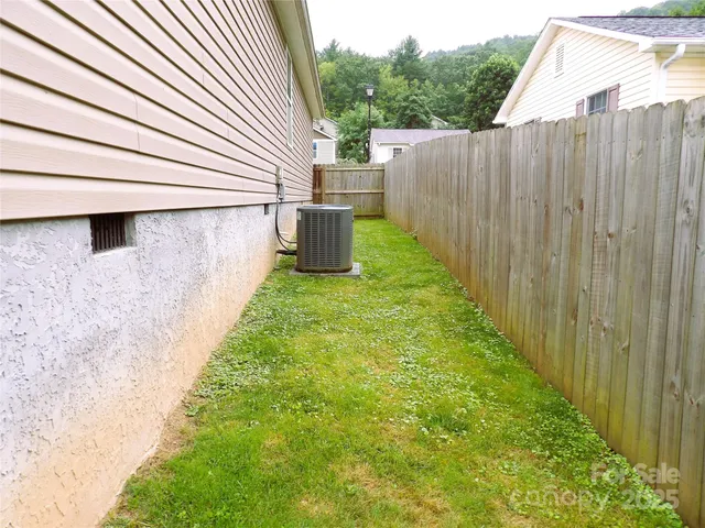 $398,900 | 9 Half Moon Drive, Swannanoa, NC 28778