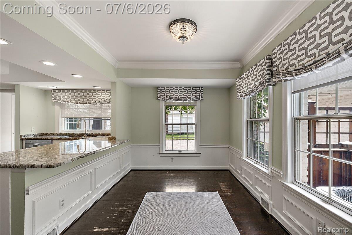 1051 Devonshire Road Grosse Pointe, MI 48230 - Photo 8 of 98 054-1051 Devonshire-53.jpg