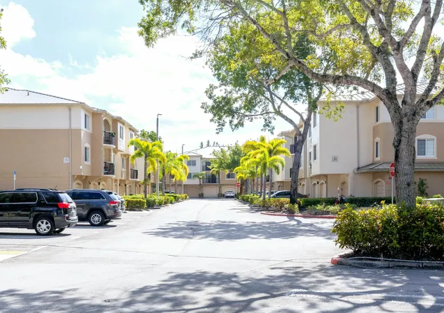 $4,000 | 1100 Crestwood Court South, Unit 1110, Royal Palm Beach, FL 33411