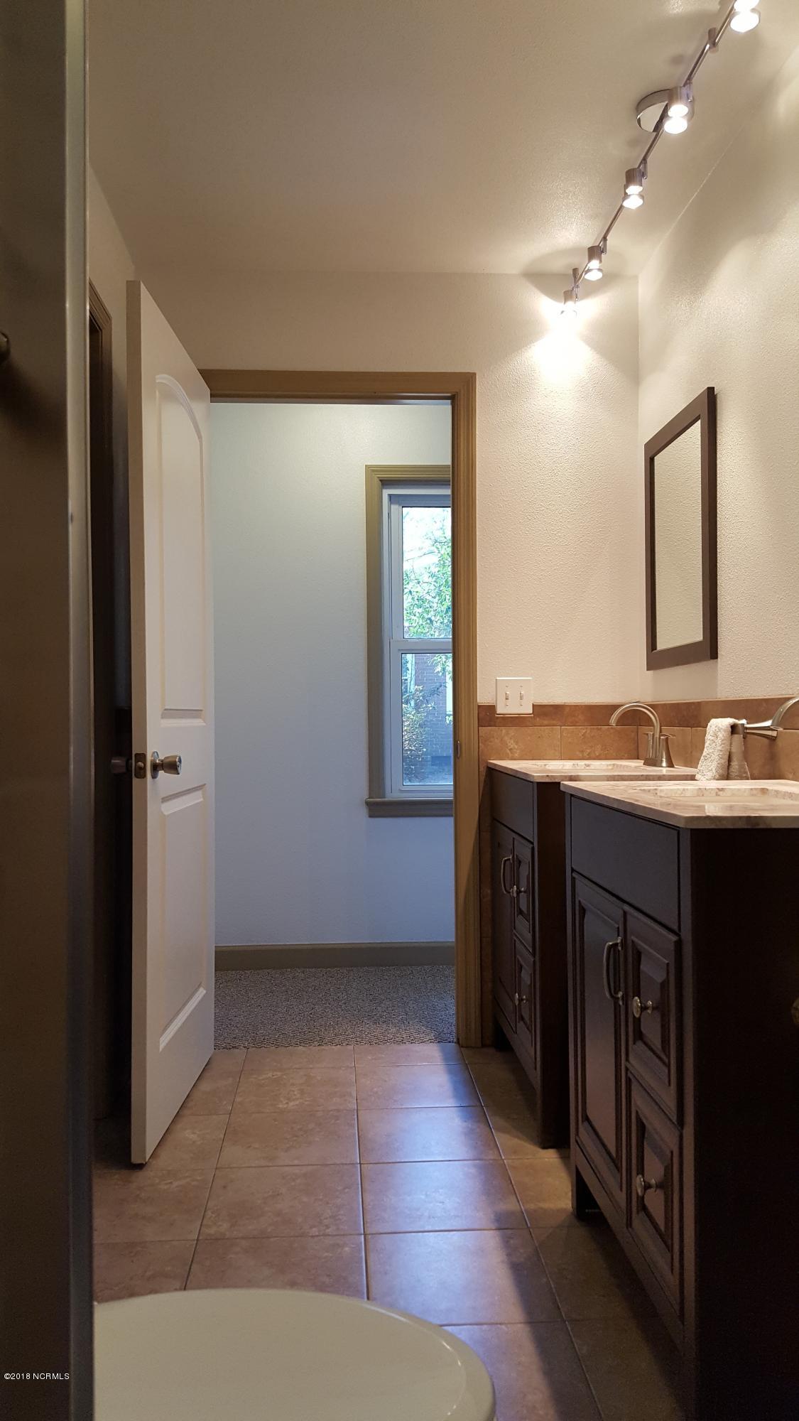 3103 Country Club Road New Bern, NC 28562 - Photo 29 of 59 26