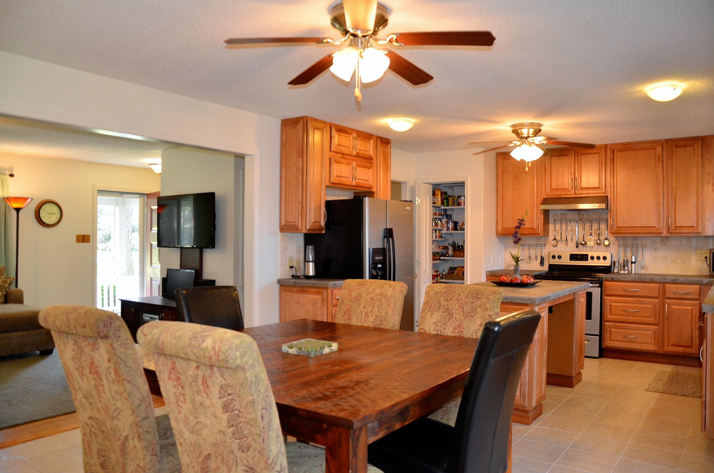 3103 Country Club Road New Bern, NC 28562 - Photo 4 of 59 4