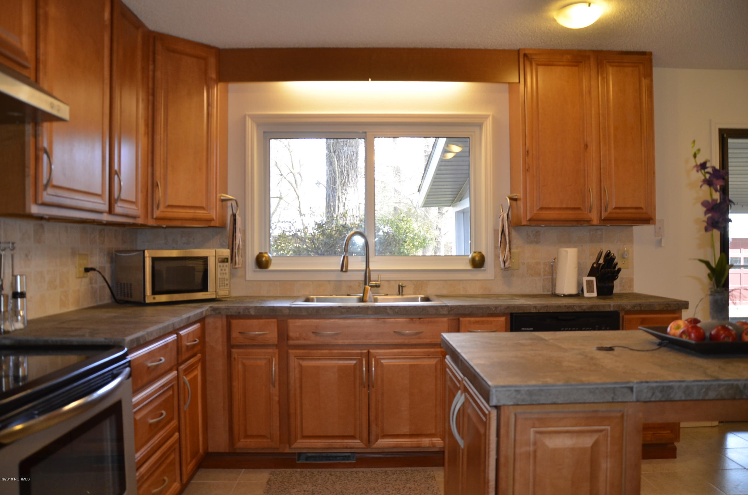 3103 Country Club Road New Bern, NC 28562 - Photo 9 of 59 7