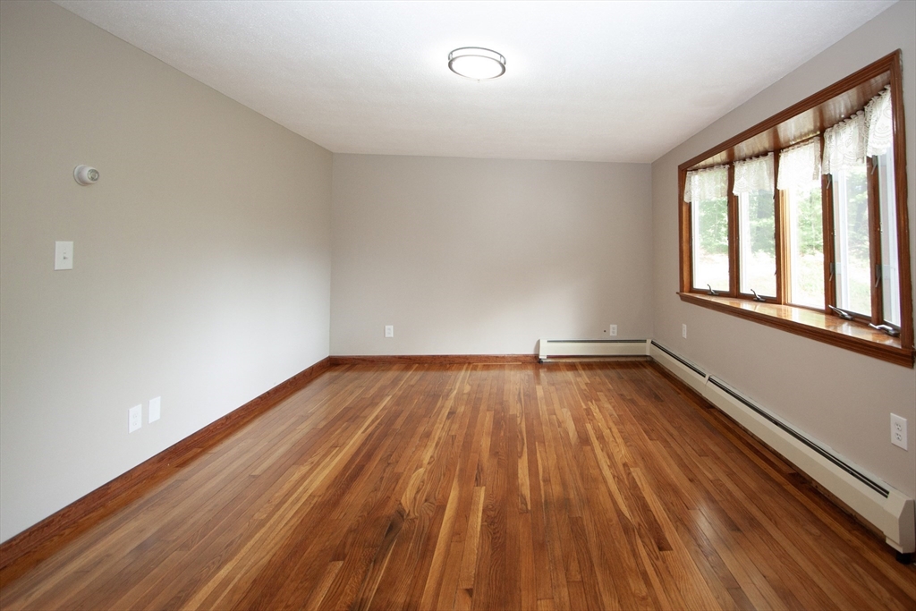 21 Siani Road Leicester, MA 01542 - Photo 8 of 31