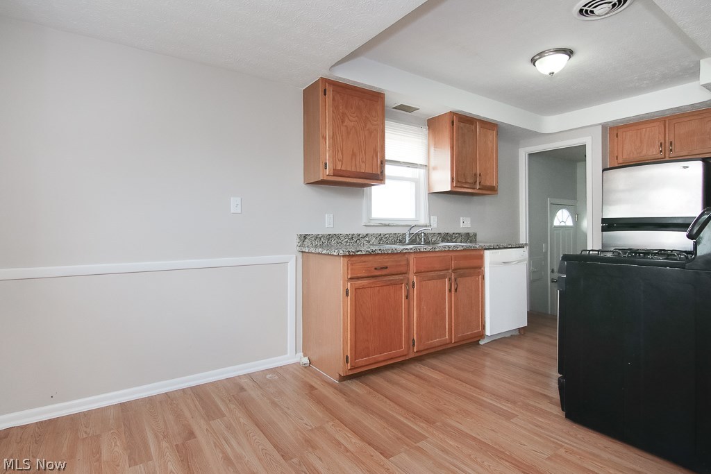 4070 Stonehaven Road Cleveland, OH 44121 - Photo 21 of 35