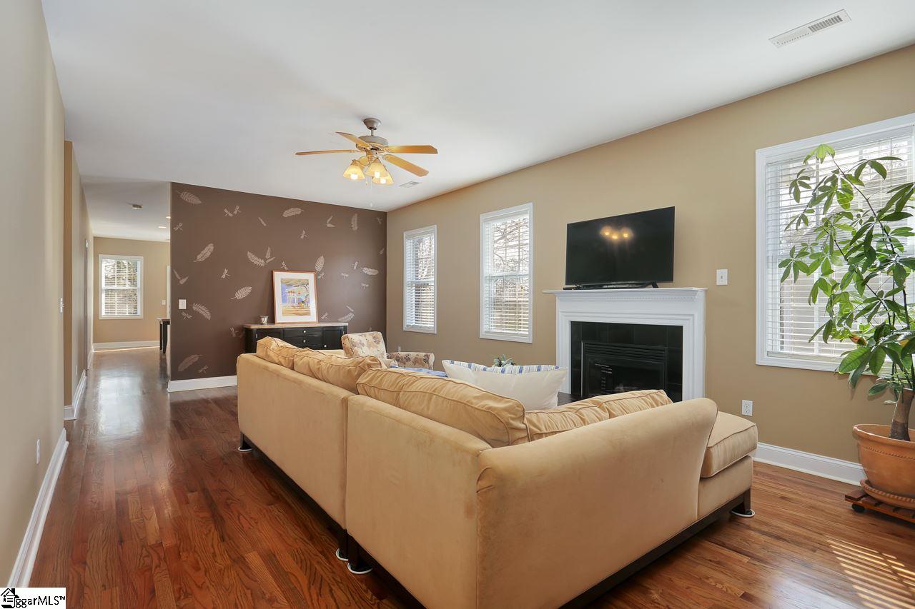 104 Ragon Lane Greenville, SC 29609 - Photo 3 of 33 Gallery Image 3