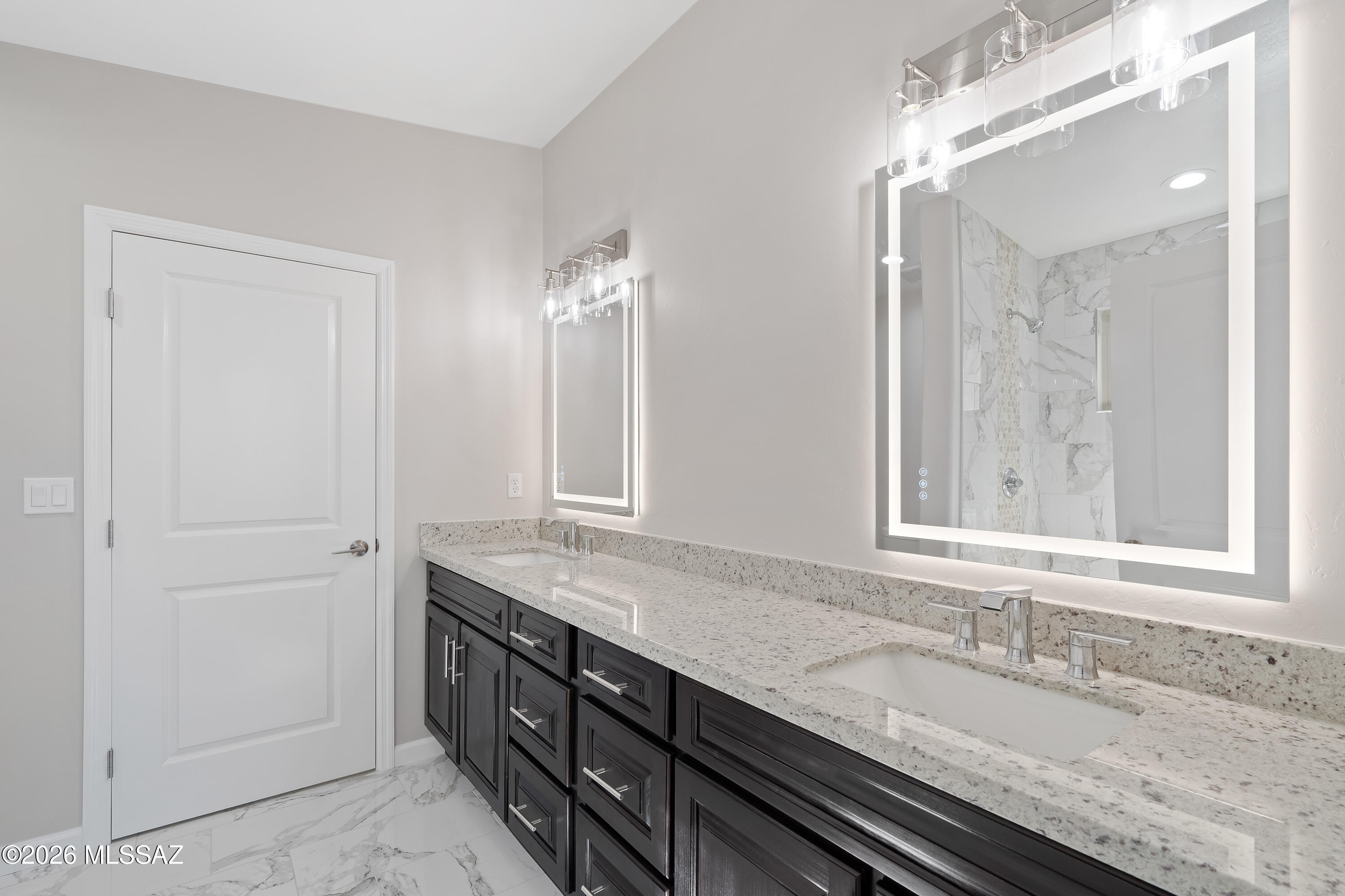 979 Calle Amarillo Rio Rico, AZ 85648 - Photo 19 of 47 2 Interiors-14