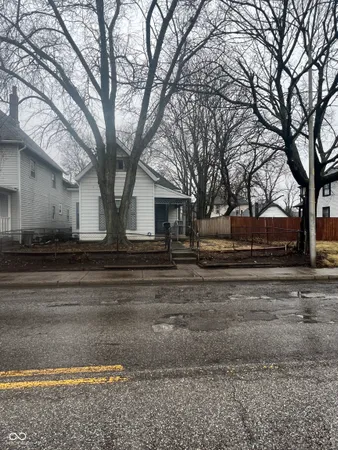 $1,195 | 2509 East 10th Street, Indianapolis, IN 46201