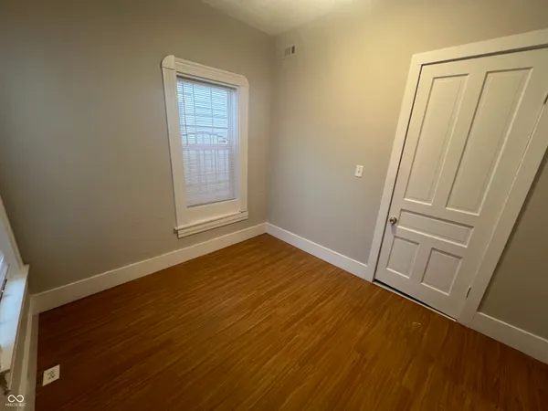 $1,195 | 2509 East 10th Street, Indianapolis, IN 46201