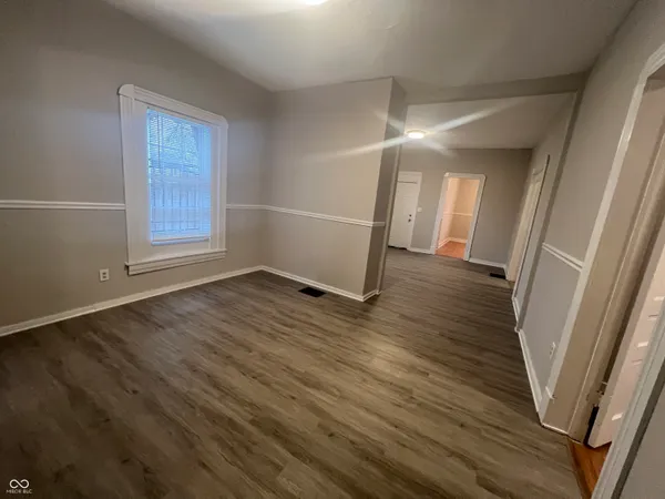 $1,195 | 2509 East 10th Street, Indianapolis, IN 46201