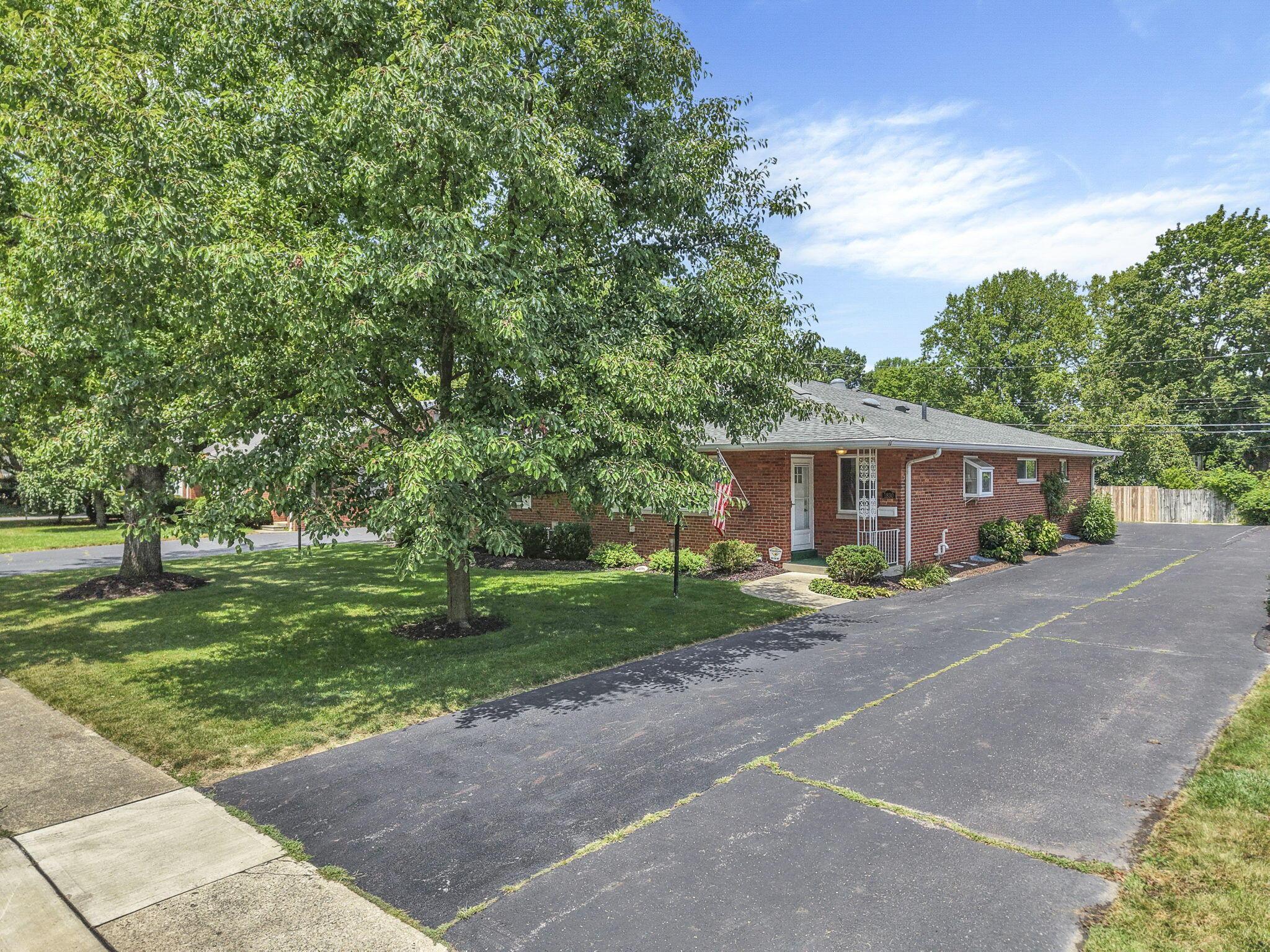 1830 Ardleigh Road Columbus, OH 43221 - Photo 62 of 68 62-web-or-mls-DJI_20260708132603_0028_D