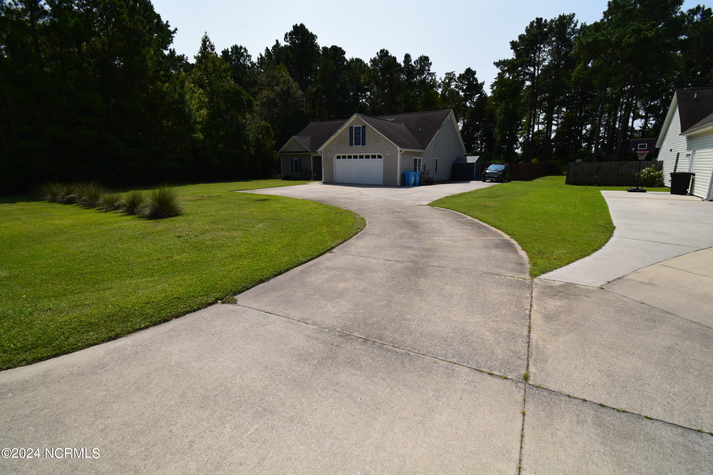 1375 Blue Creek Road Jacksonville, NC 28540 - Photo 4 of 49 DSC_0274