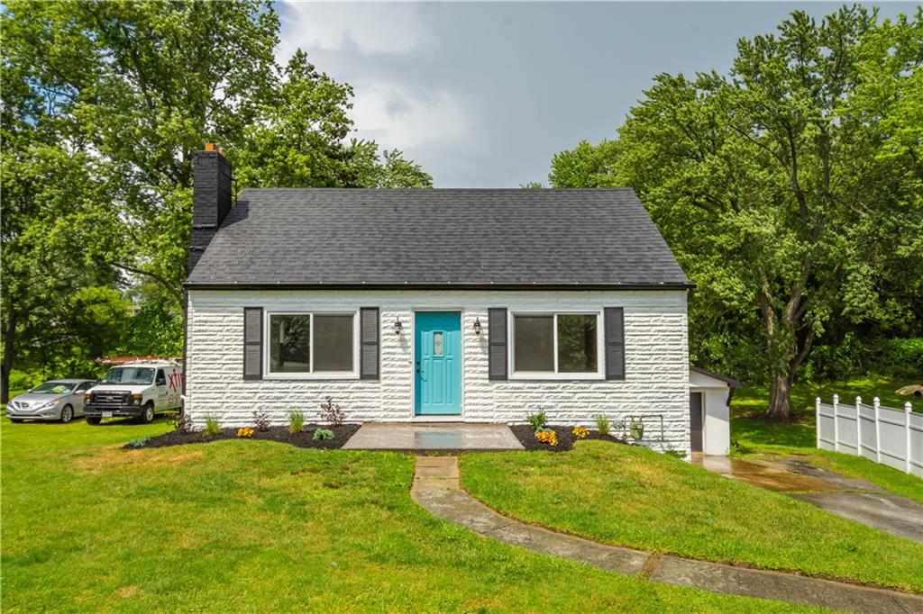 438 Moon Clinton Road Coraopolis, PA 15108 - Photo 1 of 25