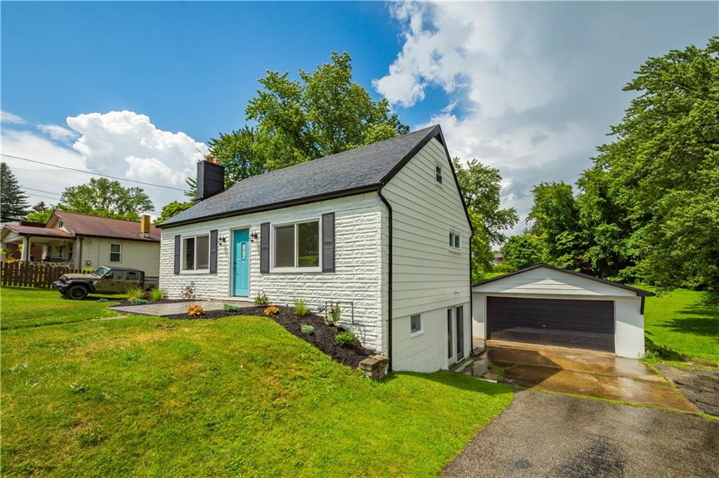 438 Moon Clinton Road Coraopolis, PA 15108 - Photo 2 of 25