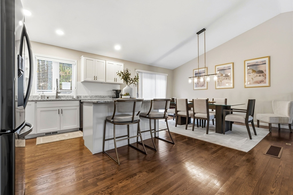 133 River Street Middleton, MA 01949 - Photo 8 of 40