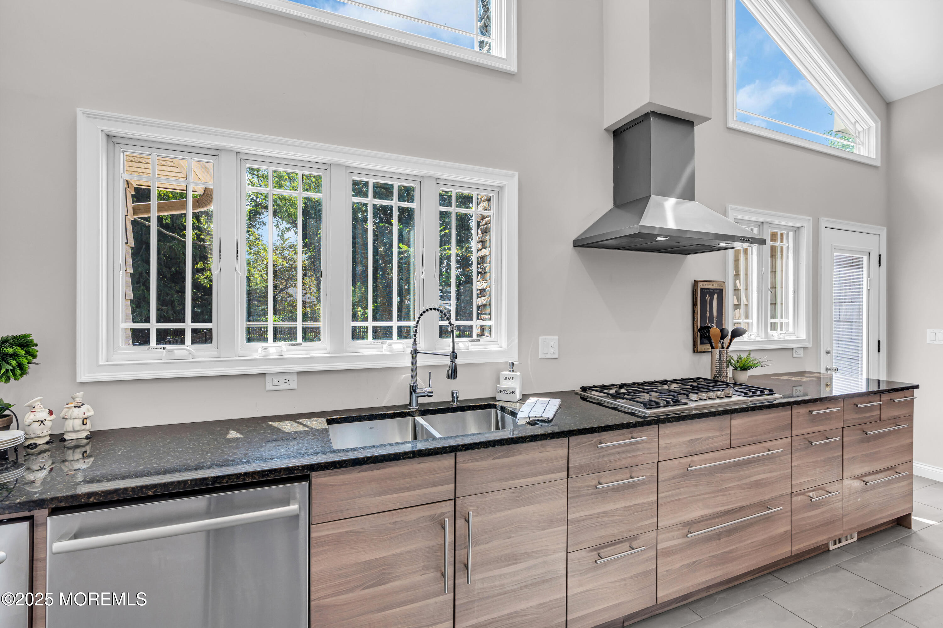 199 Pinckney Road Little Silver, NJ 07739 - Photo 16 of 51 Open and airy Kitchen