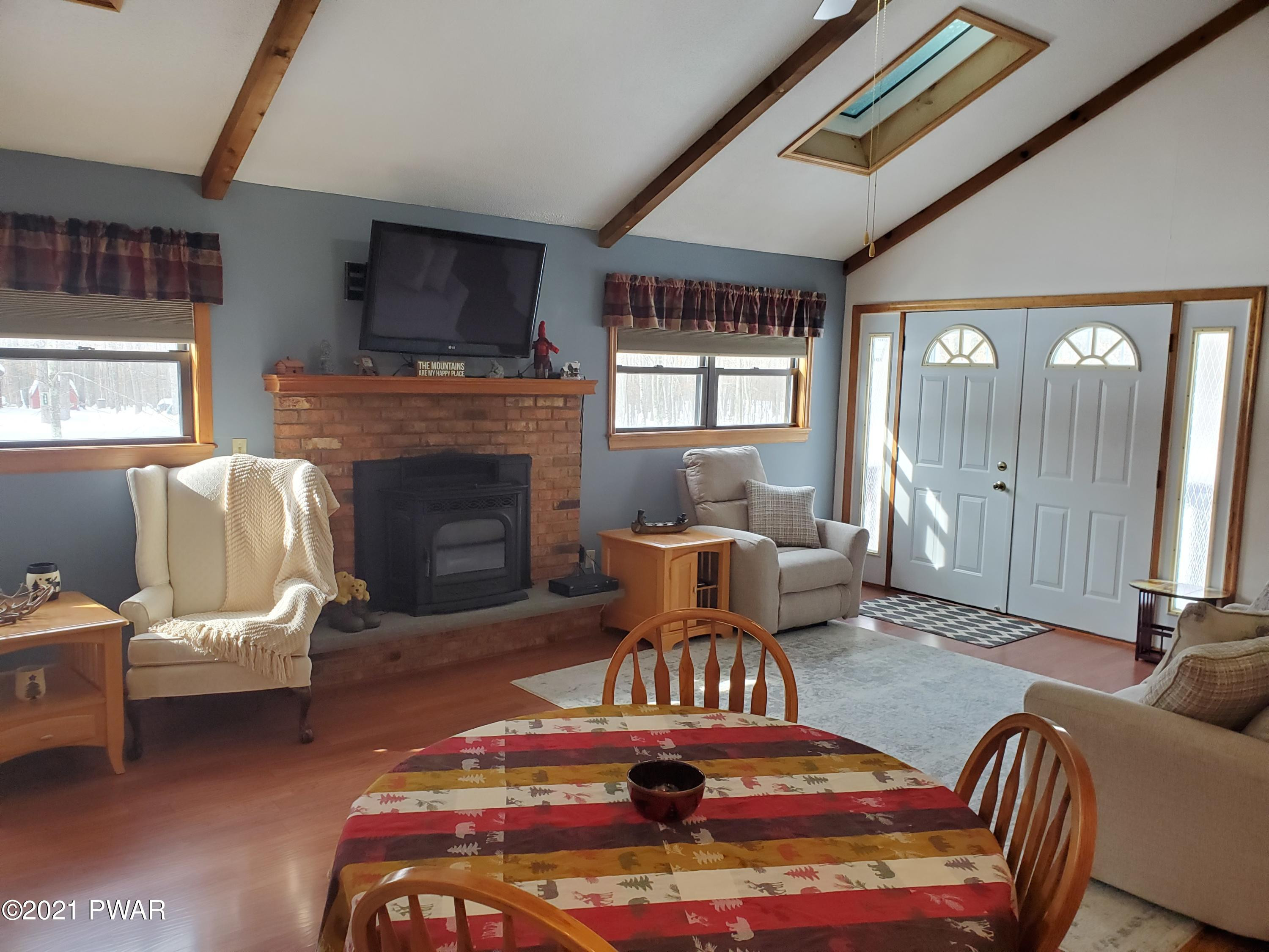 360 Oak Hill Road Hawley, PA 18428 - Photo 16 of 70 Great Room