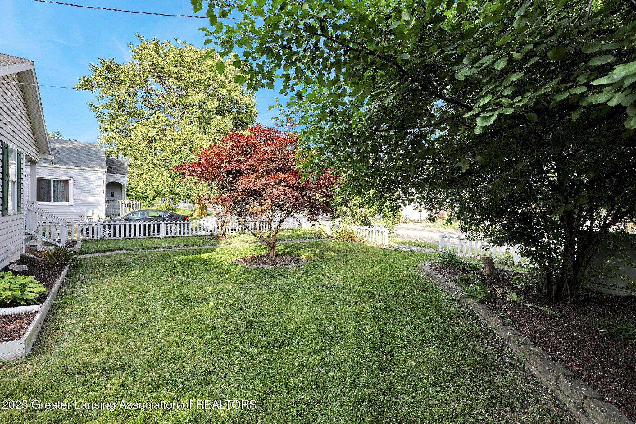 1015 Lake Lansing Road Lansing, MI 48906 - Photo 7 of 27 8-web-or-mls-Open Ended Media-7
