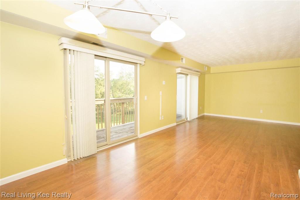 1673 Riverside Drive, Unit 6 Rochester Hills, MI 48309 - Photo 18 of 20