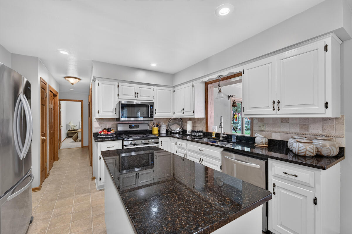 8419 110th Avenue Pleasant Prairie, WI 53158 - Photo 9 of 41 8419 Kitchen 2