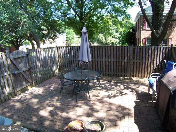 11878 Dunlop Court Reston, VA 20191 - Photo 2 of 9 Patio