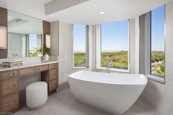 $26,000 | 6849 Grenadier Boulevard, Unit 905, Naples, FL 34108