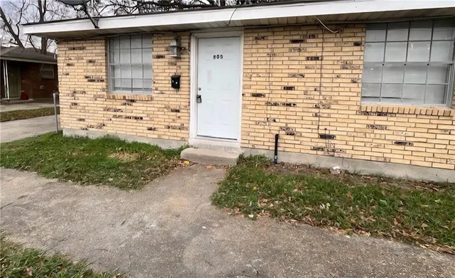 $1,250 | 805 Gulf Drive, Gretna, LA 70053