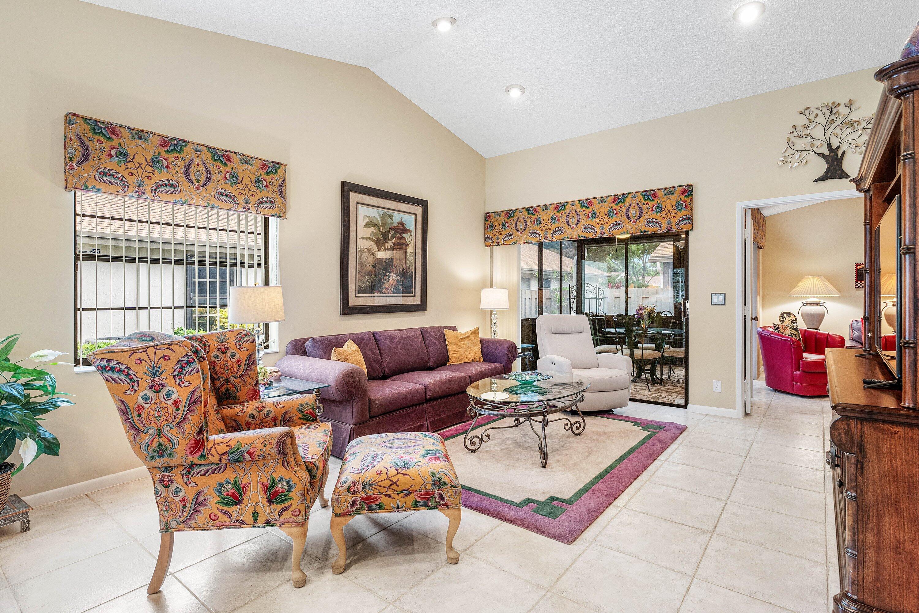 8054 Summerview Terrace Boca Raton, FL 33496 - Photo 11 of 42 LIVING ROOM
