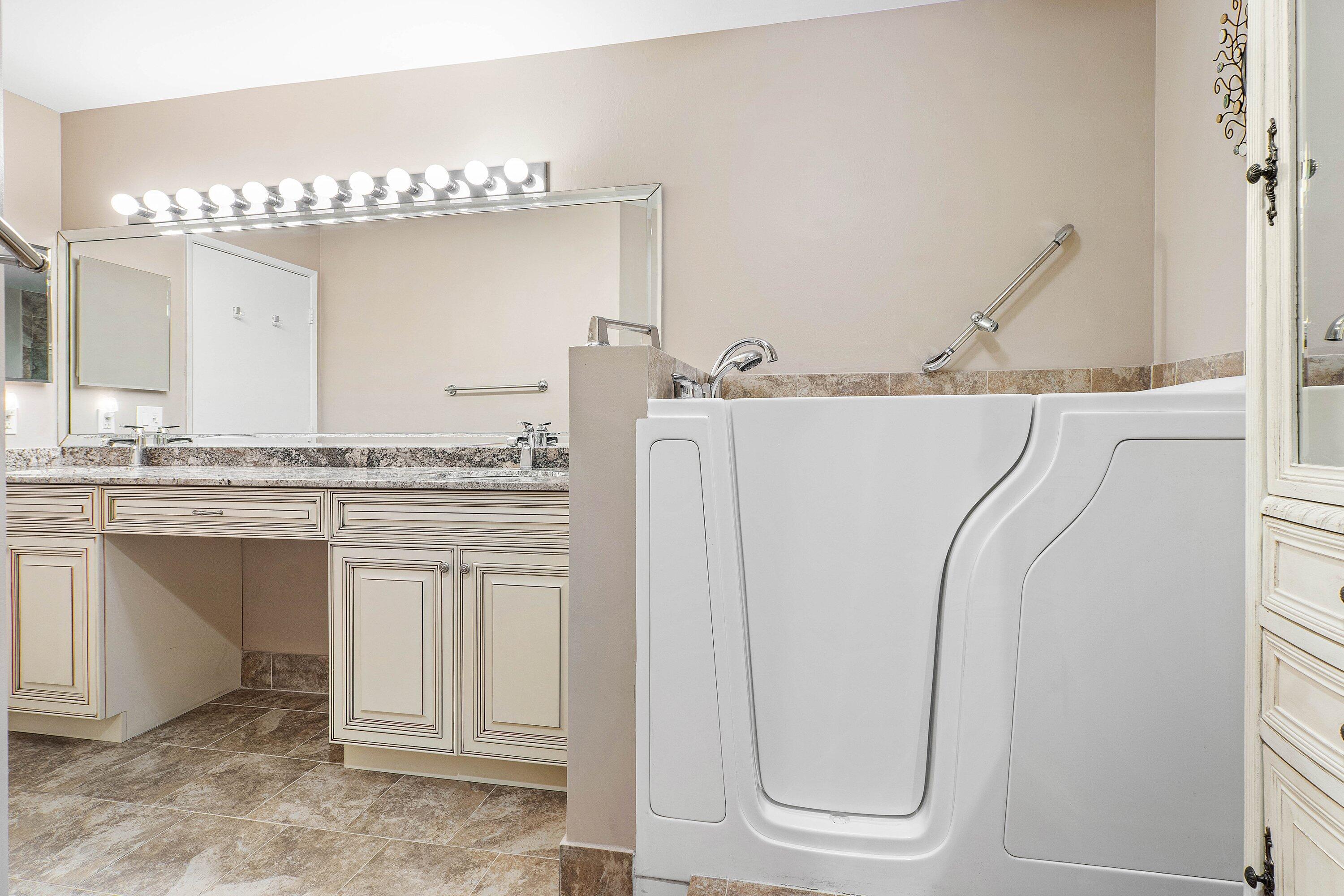 8054 Summerview Terrace Boca Raton, FL 33496 - Photo 24 of 42 PRIMARY WALK-IN BATHTUB