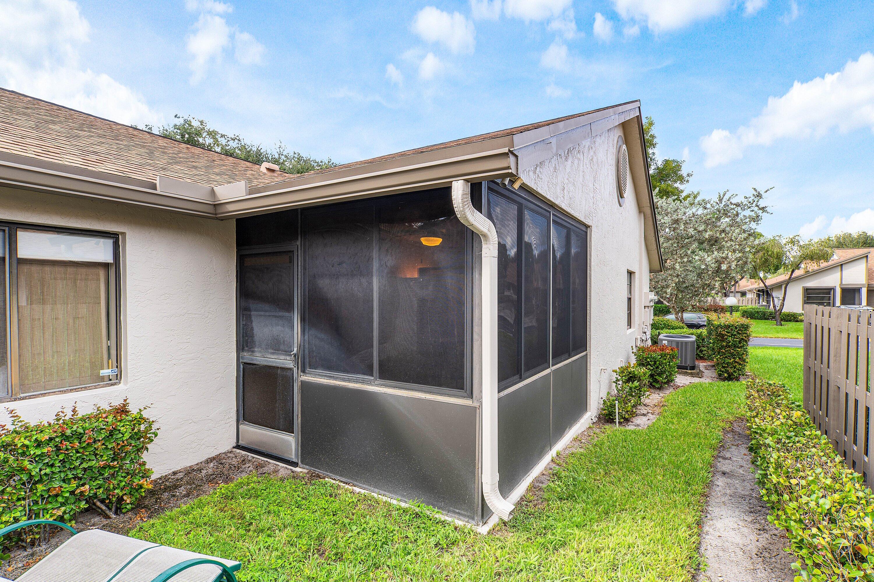 8054 Summerview Terrace Boca Raton, FL 33496 - Photo 29 of 42 GARDEN
