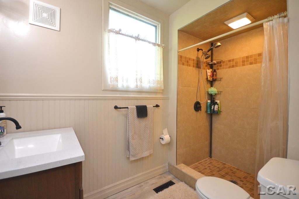 112 Locust Street Clinton, MI 49236 - Photo 16 of 49 50046979-15.JPG