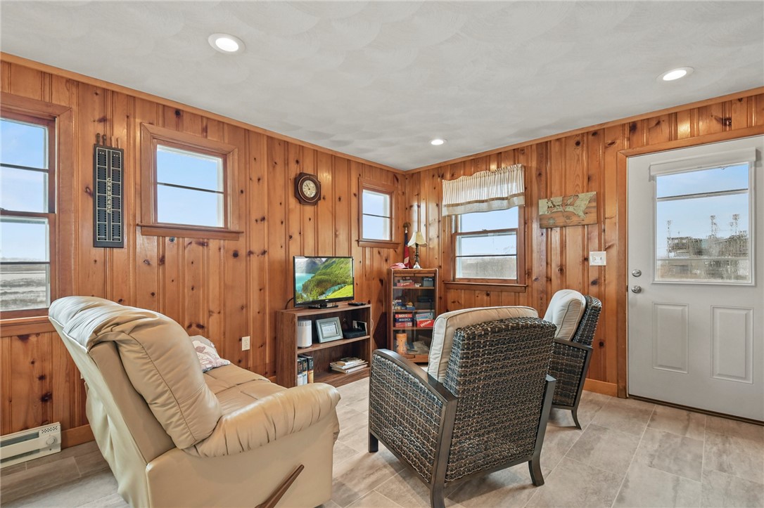 16 Arbeth Road Narragansett, RI 02879 - Photo 5 of 37