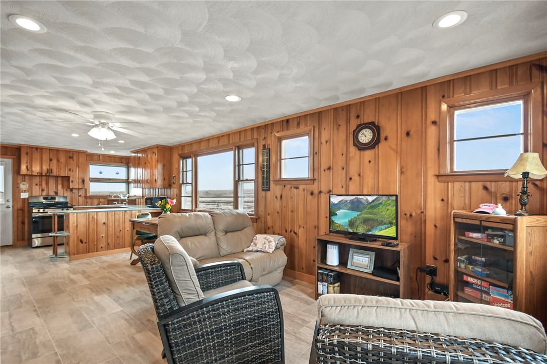 16 Arbeth Road Narragansett, RI 02879 - Photo 7 of 37