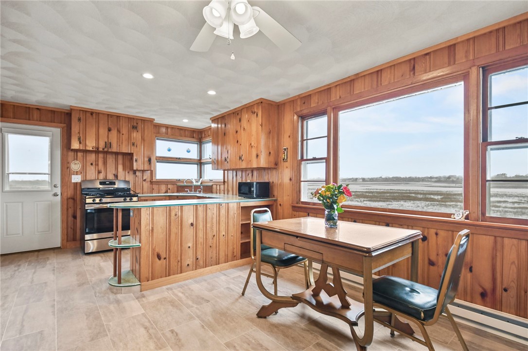 16 Arbeth Road Narragansett, RI 02879 - Photo 9 of 37
