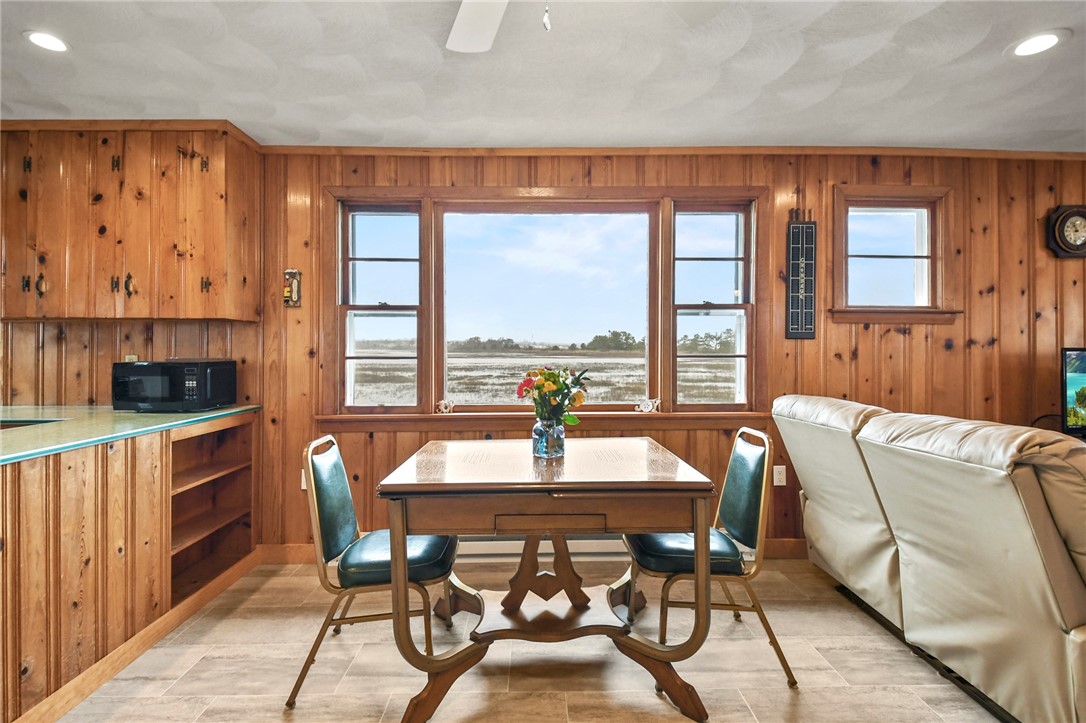 16 Arbeth Road Narragansett, RI 02879 - Photo 10 of 37