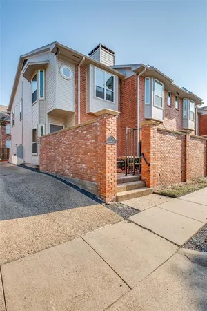 $3,695 | 3400 Normandy Avenue, Unit J, University Park, TX 75205