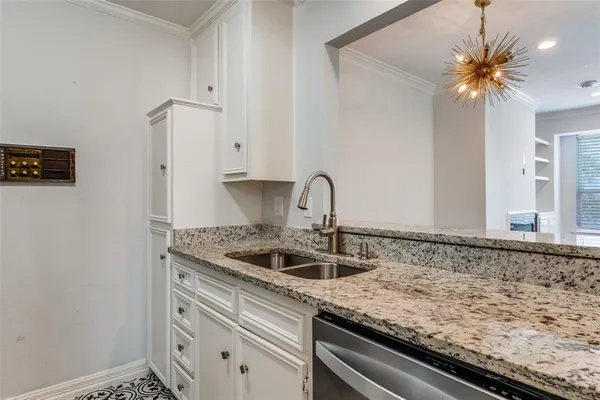 $3,695 | 3400 Normandy Avenue, Unit J, University Park, TX 75205