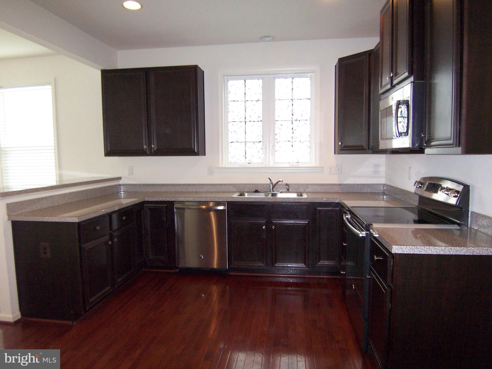 1231 North Fairfax Boulevard Ranson, WV 25438 - Photo 9 of 43 Kitchen