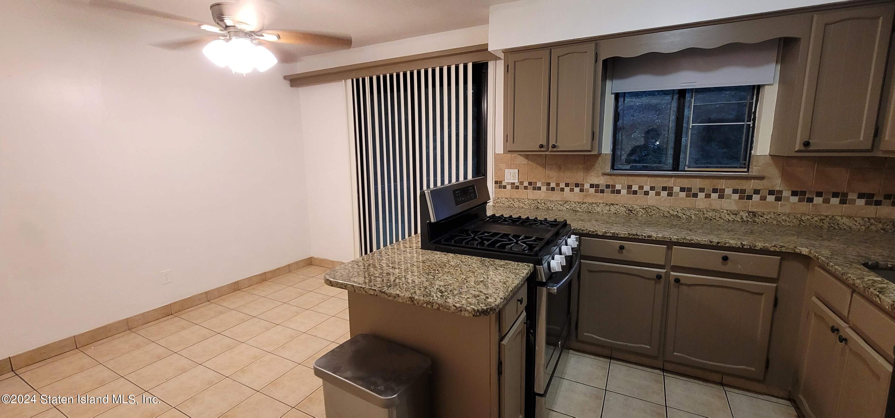 194 Windham Loop Staten Island, NY 10314 - Photo 11 of 42 20240818_190224