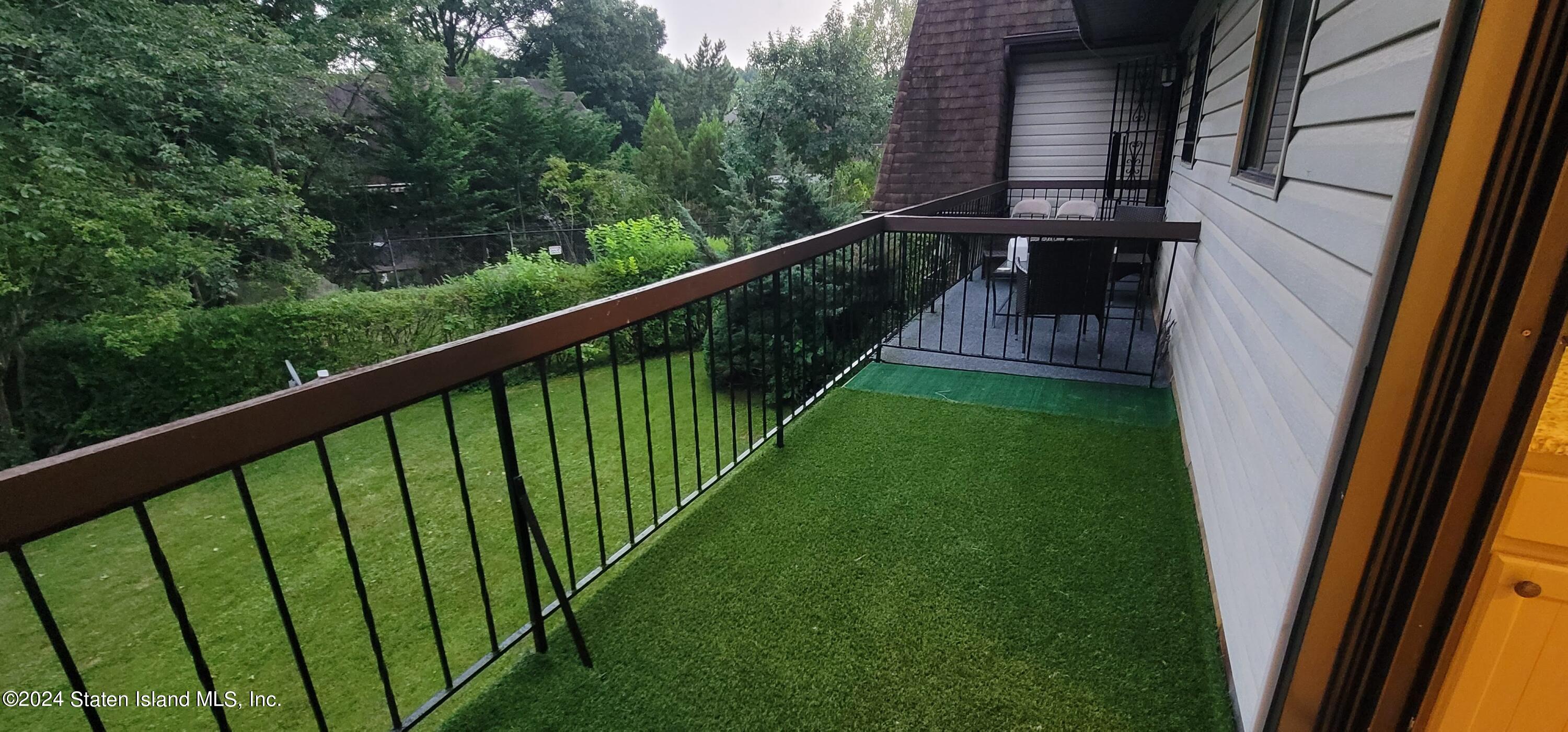 194 Windham Loop Staten Island, NY 10314 - Photo 15 of 42 20240818_190419