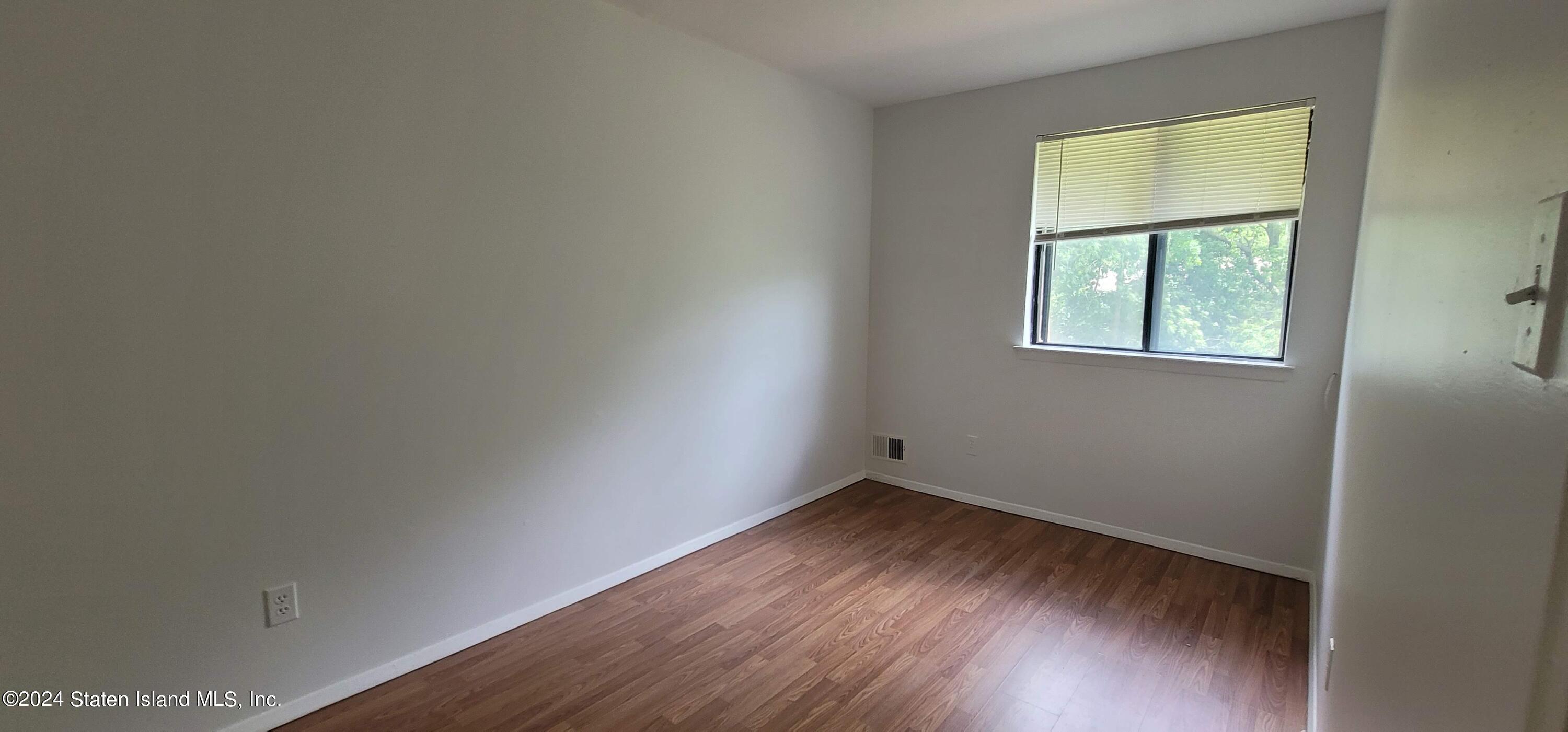 194 Windham Loop Staten Island, NY 10314 - Photo 22 of 42 20240624_131340