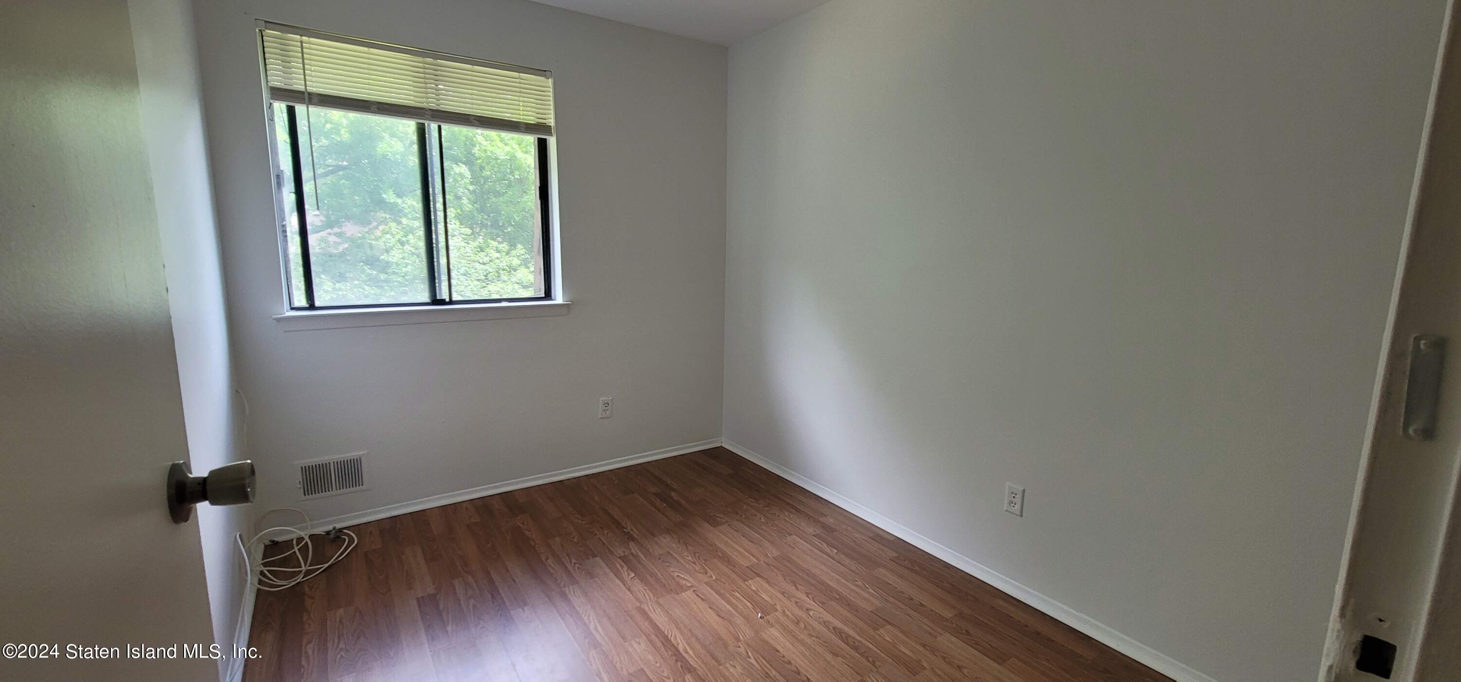 194 Windham Loop Staten Island, NY 10314 - Photo 24 of 42 20240624_131355